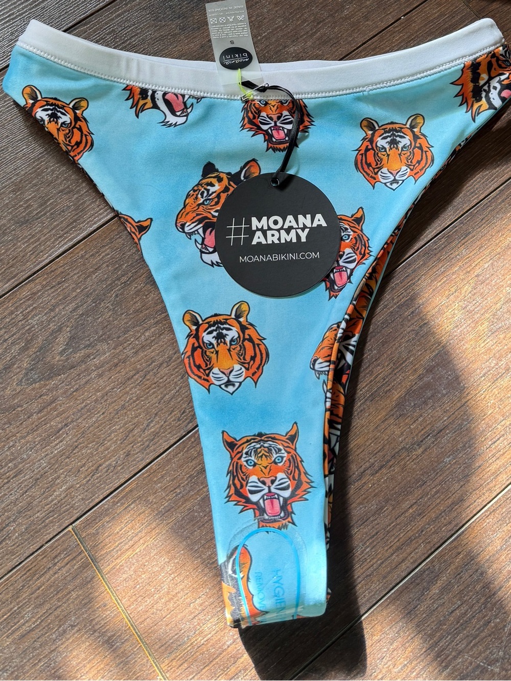 NWT Moana Bikini Tiger Tantrum Reversible Bikini Bottom Only M